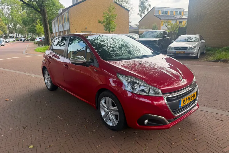 Peugeot 208 (2017)