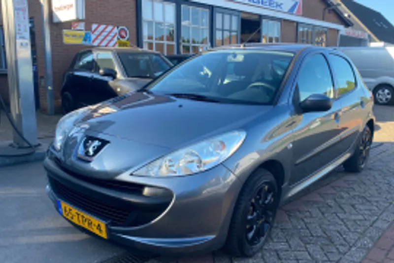 Peugeot 206+ (2012)