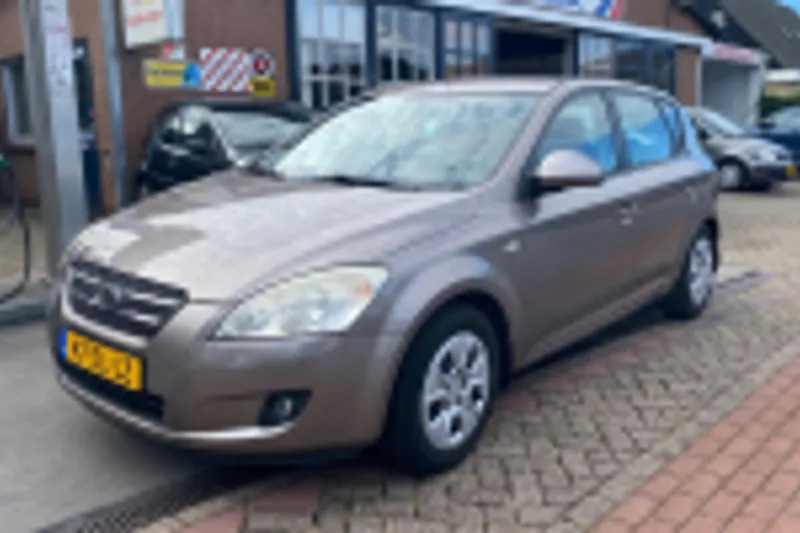 Kia Ceed (2008)