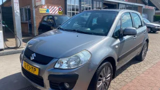 Suzuki SX4 (2006) — foto 1
