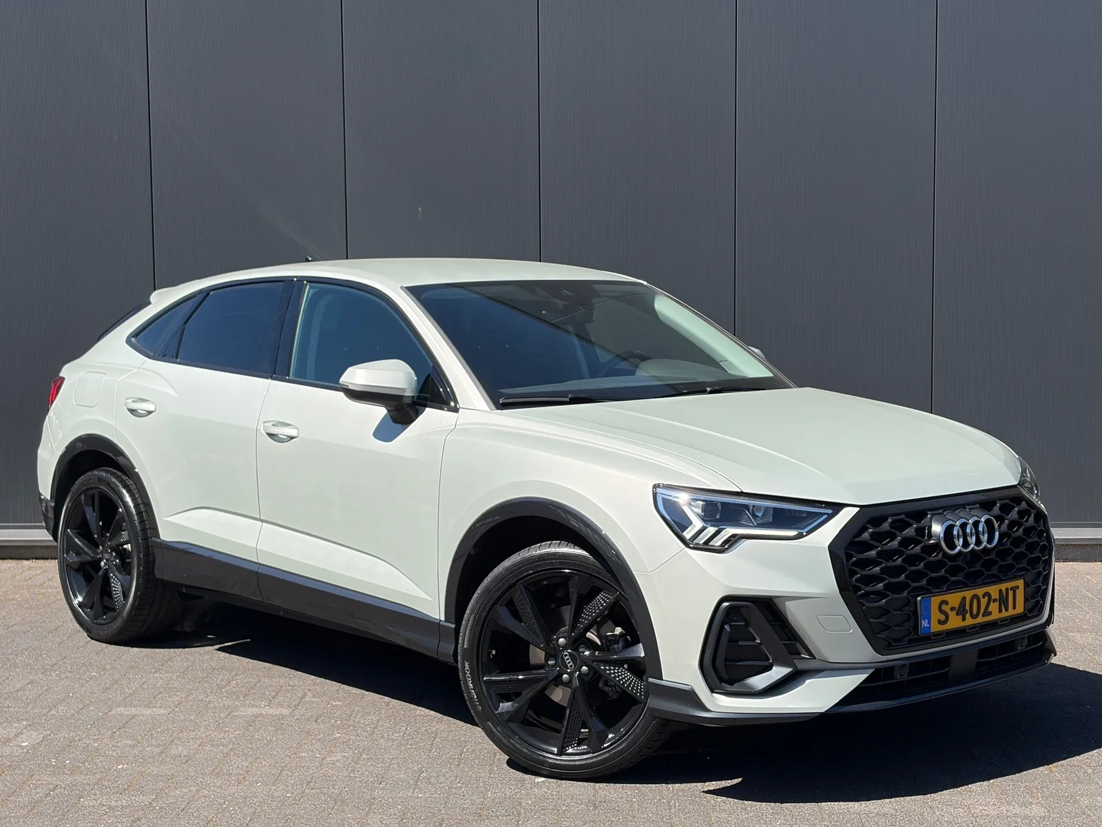 Audi Q3 Sportback (2023) — foto 1