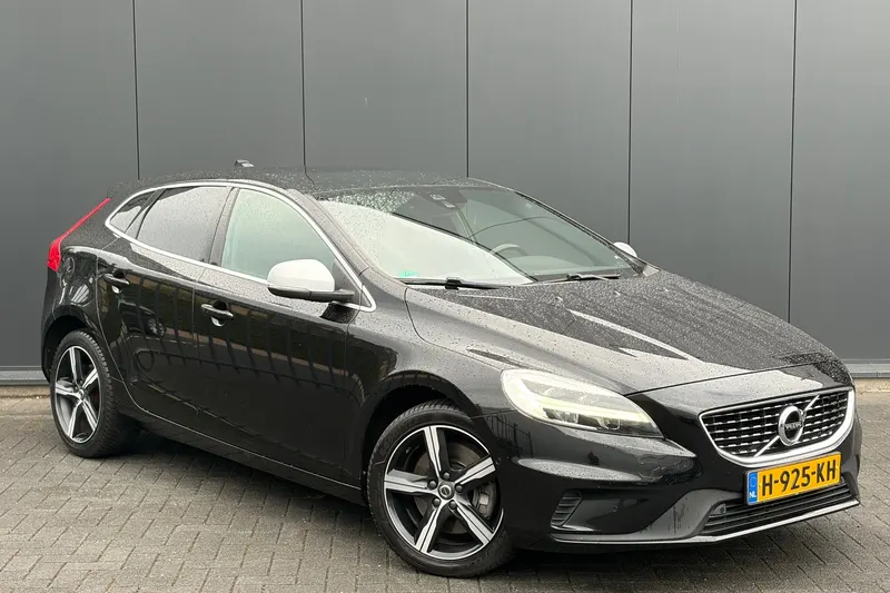 Volvo V40 (2020)