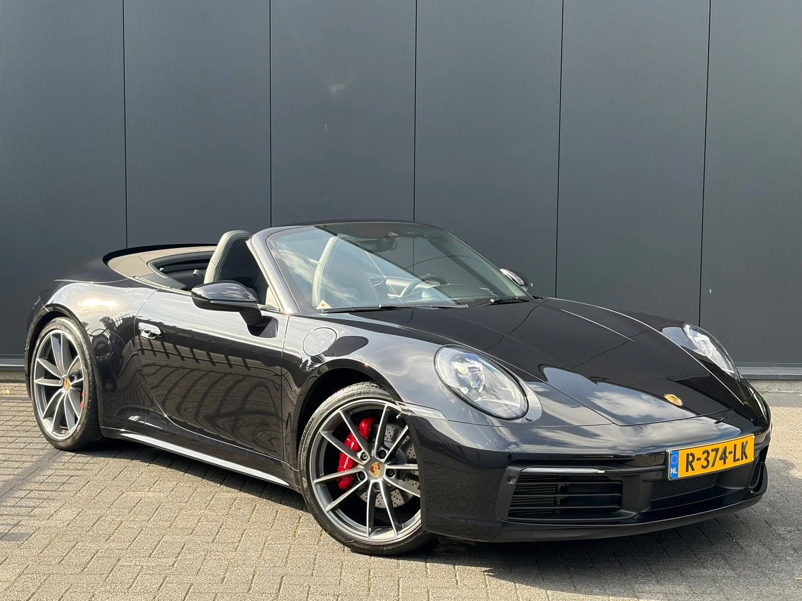 Porsche 911 (2021) — foto 1