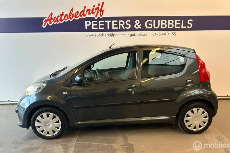 Peugeot 107 (2008)