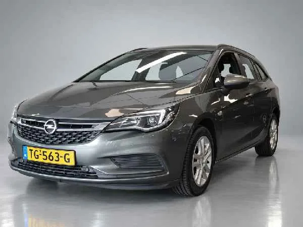 Opel Astra (2018) — foto 1