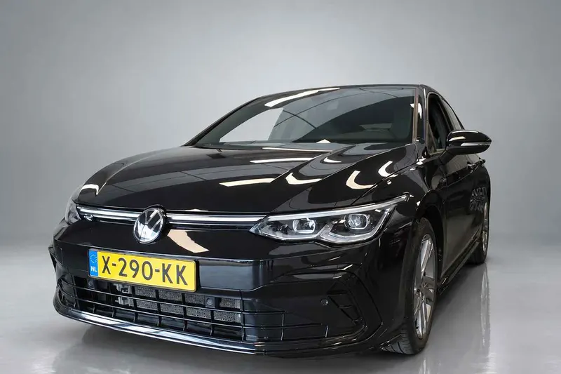 Volkswagen Golf (2023)