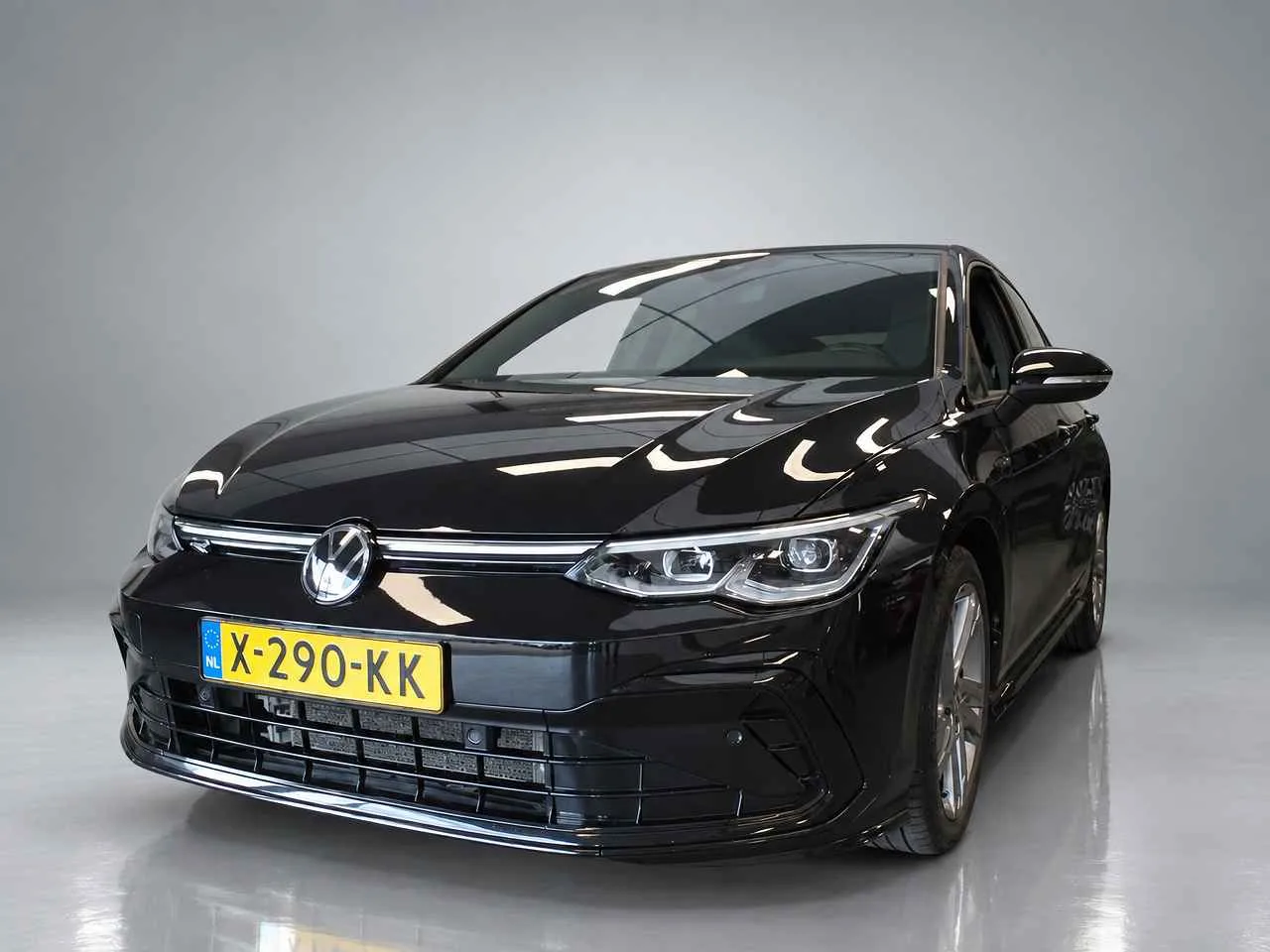 Volkswagen Golf (2023) — foto 1