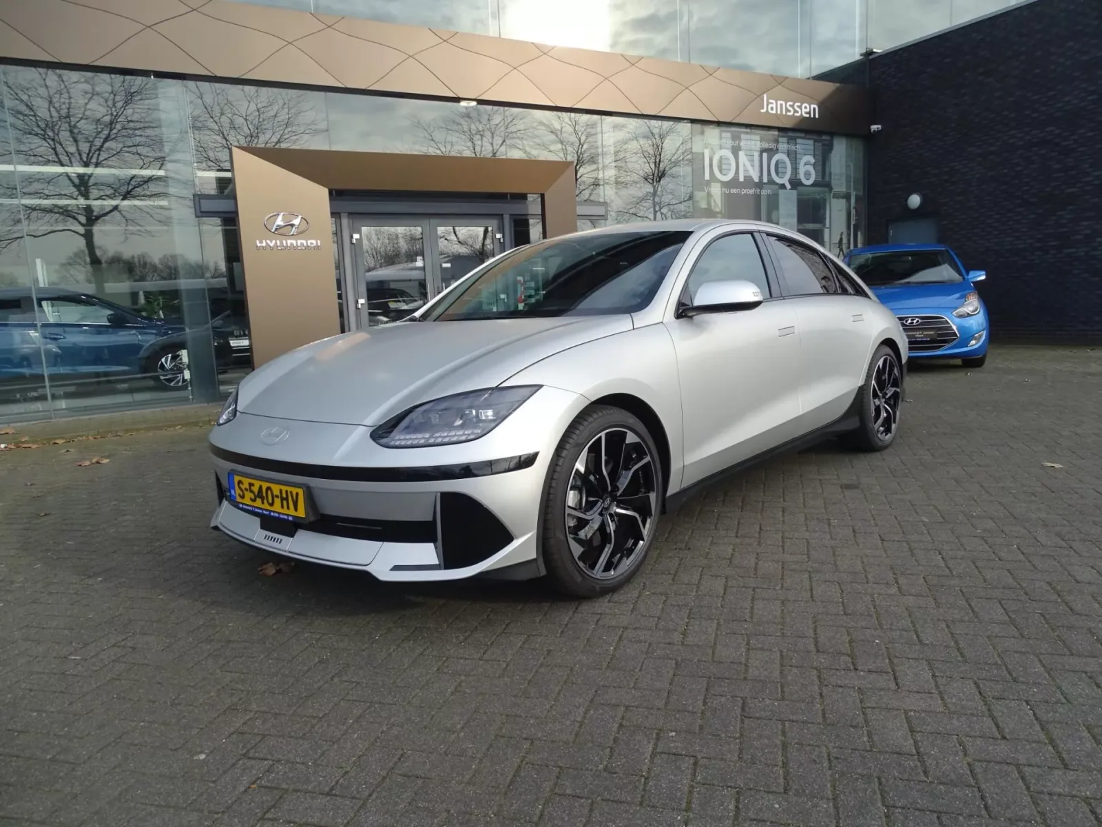 Hyundai Ioniq 6 (2023) — foto 1