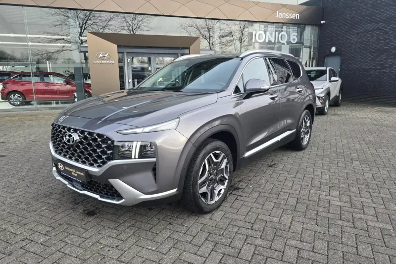 Hyundai Santa Fe (2023)