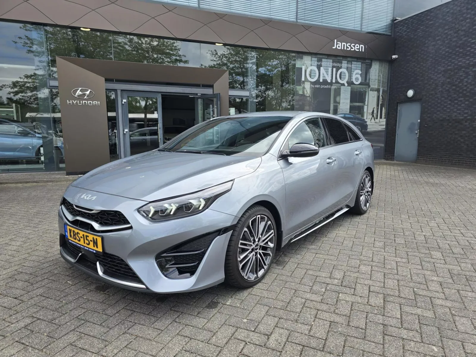 Kia ProCeed (2024) — foto 1