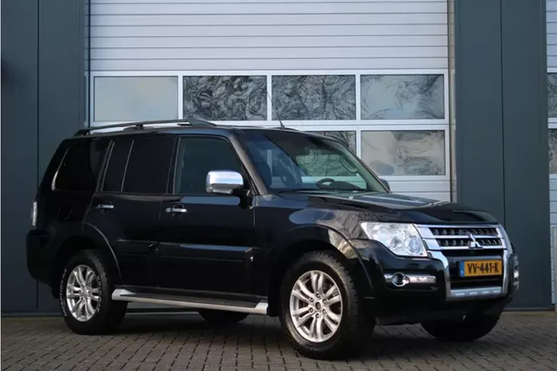 Mitsubishi Pajero (2016)
