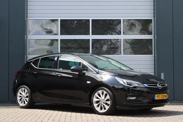 Opel Astra (2017) — foto 1