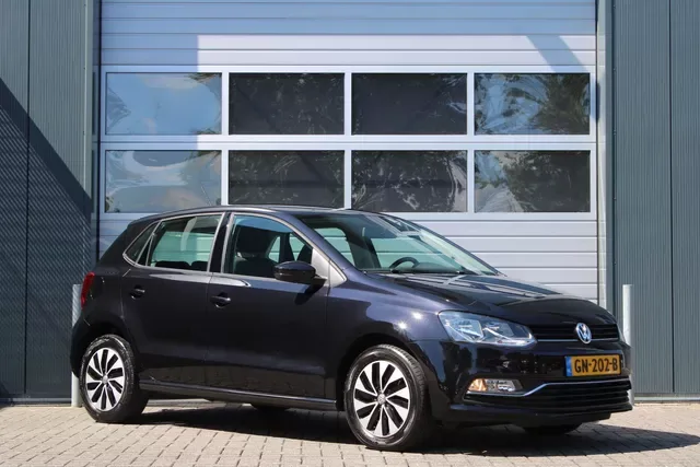 Volkswagen Polo (2015) — foto 1
