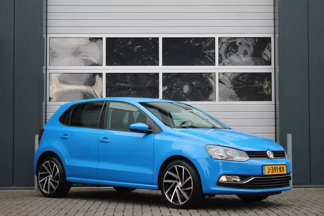 Volkswagen Polo (2015) — foto 1