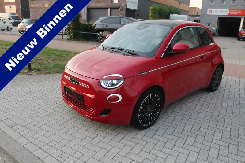 Fiat 500 (2024)