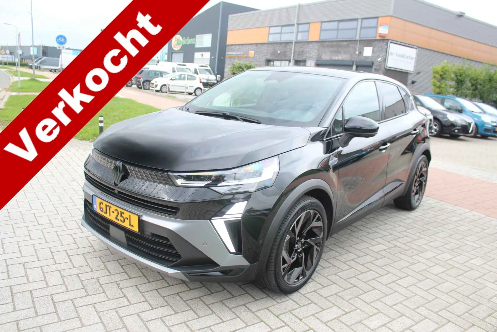 Renault Captur (2024) — foto 1