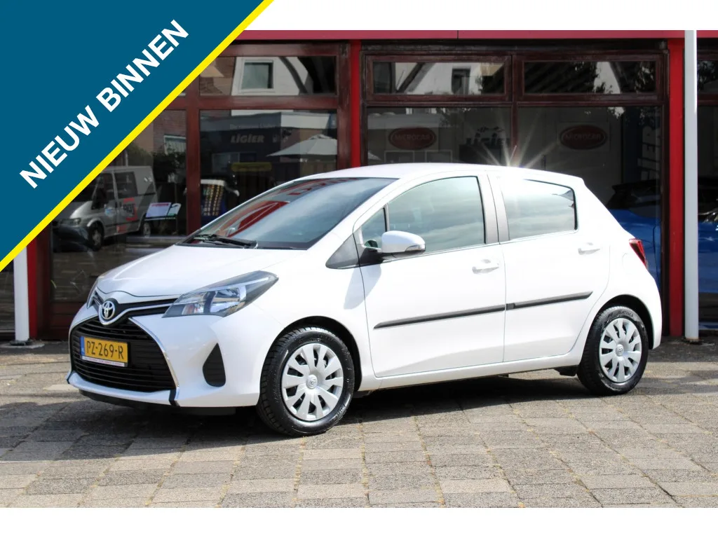 Toyota Yaris (2016) — foto 1