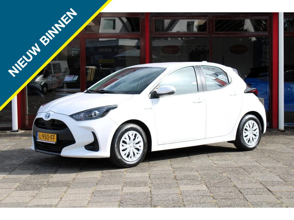 Toyota Yaris (2021) — foto 1