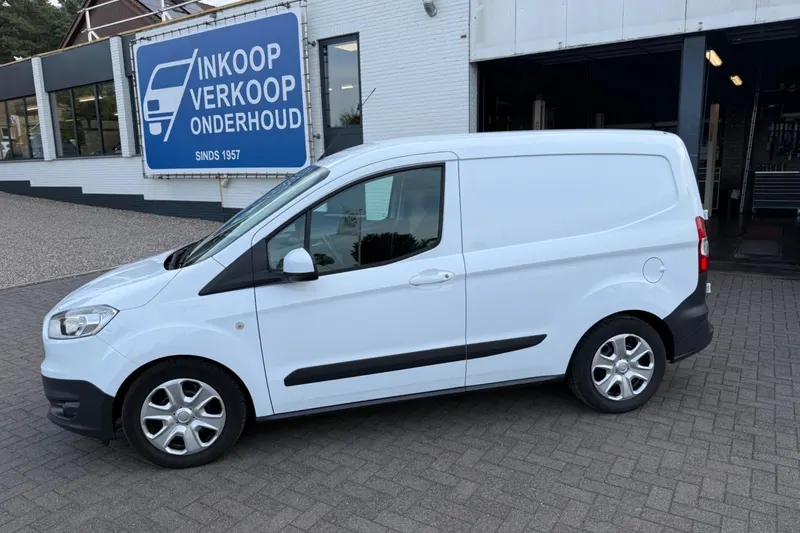 Ford Transit Courier (2014)