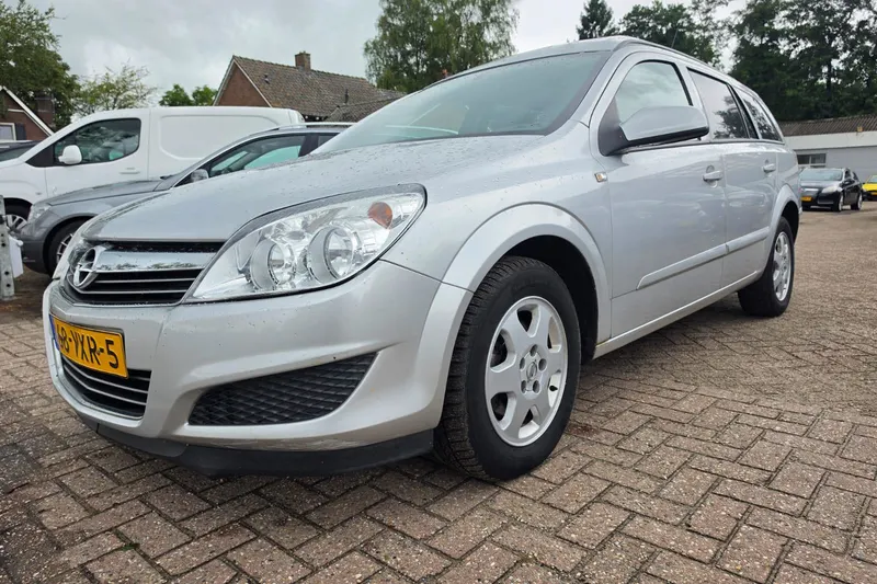 Opel Astra (2008)
