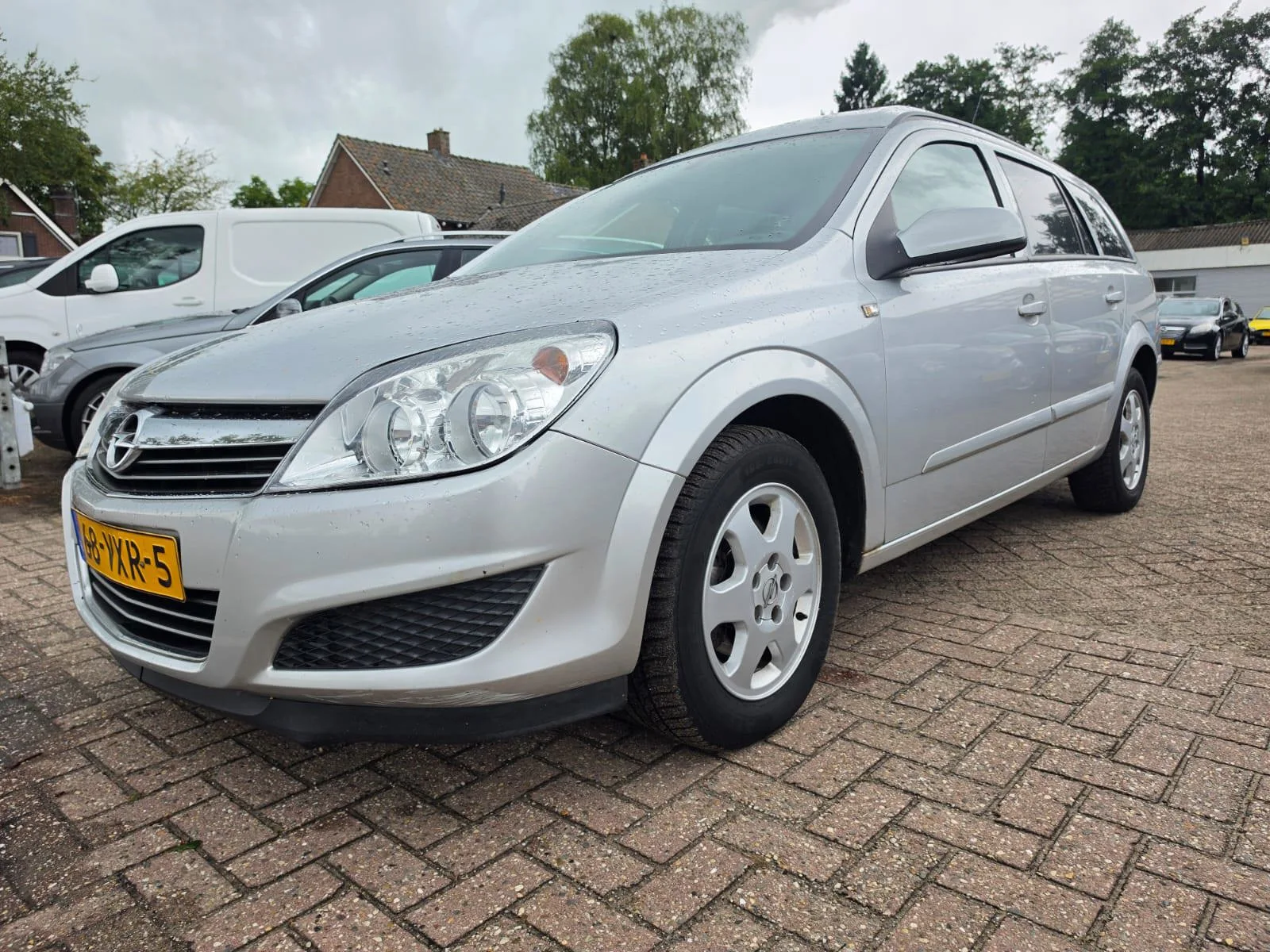 Opel Astra (2008) — foto 1