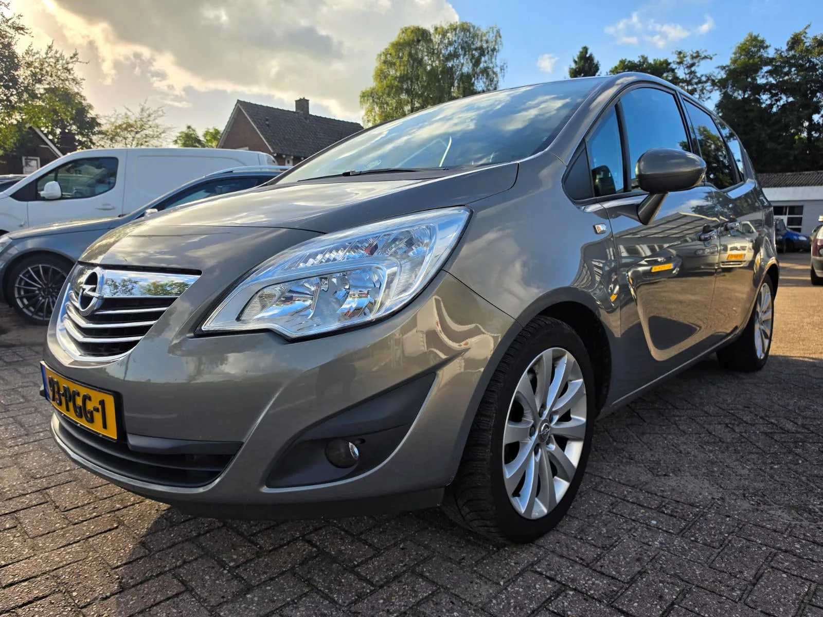 Opel Meriva (2011) — foto 1