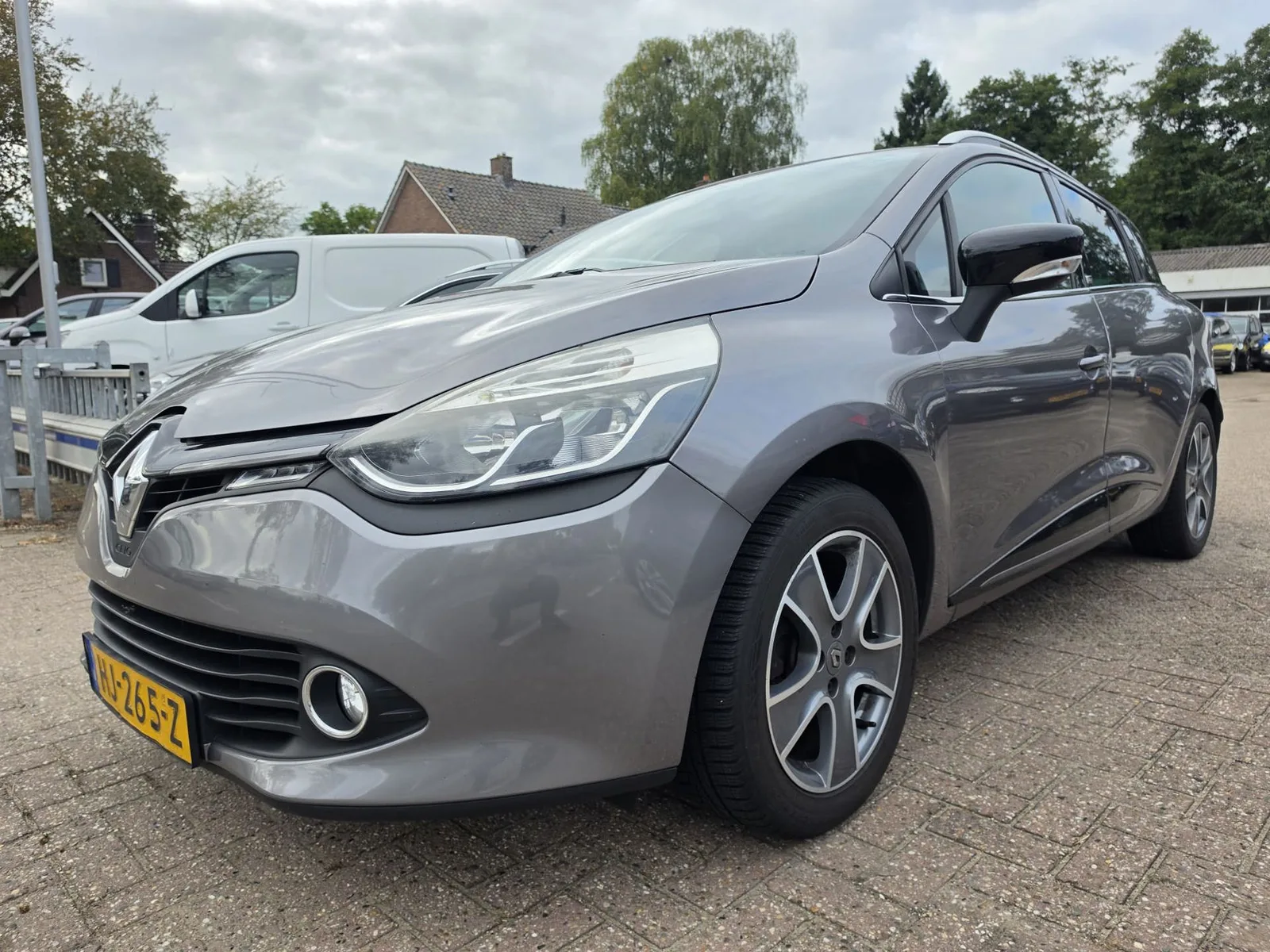 Renault Clio (2015) — foto 1