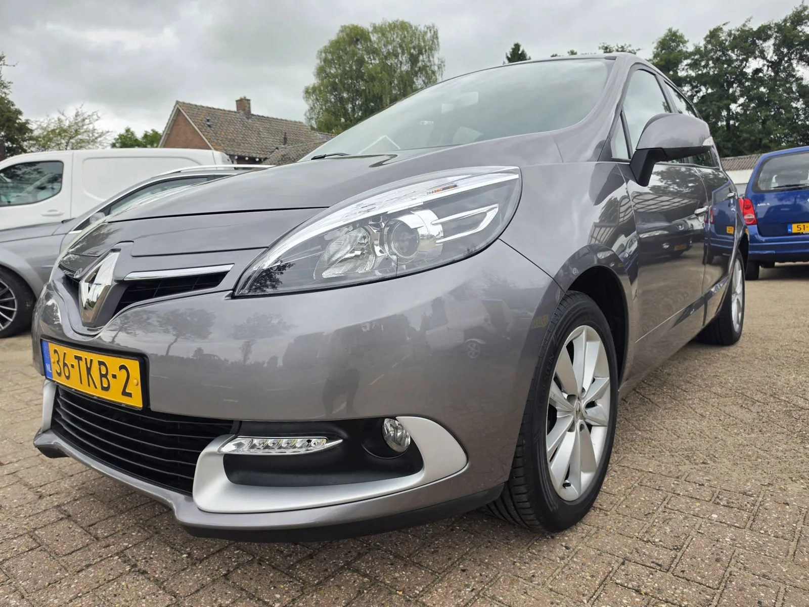 Renault Scénic (2012) — foto 1