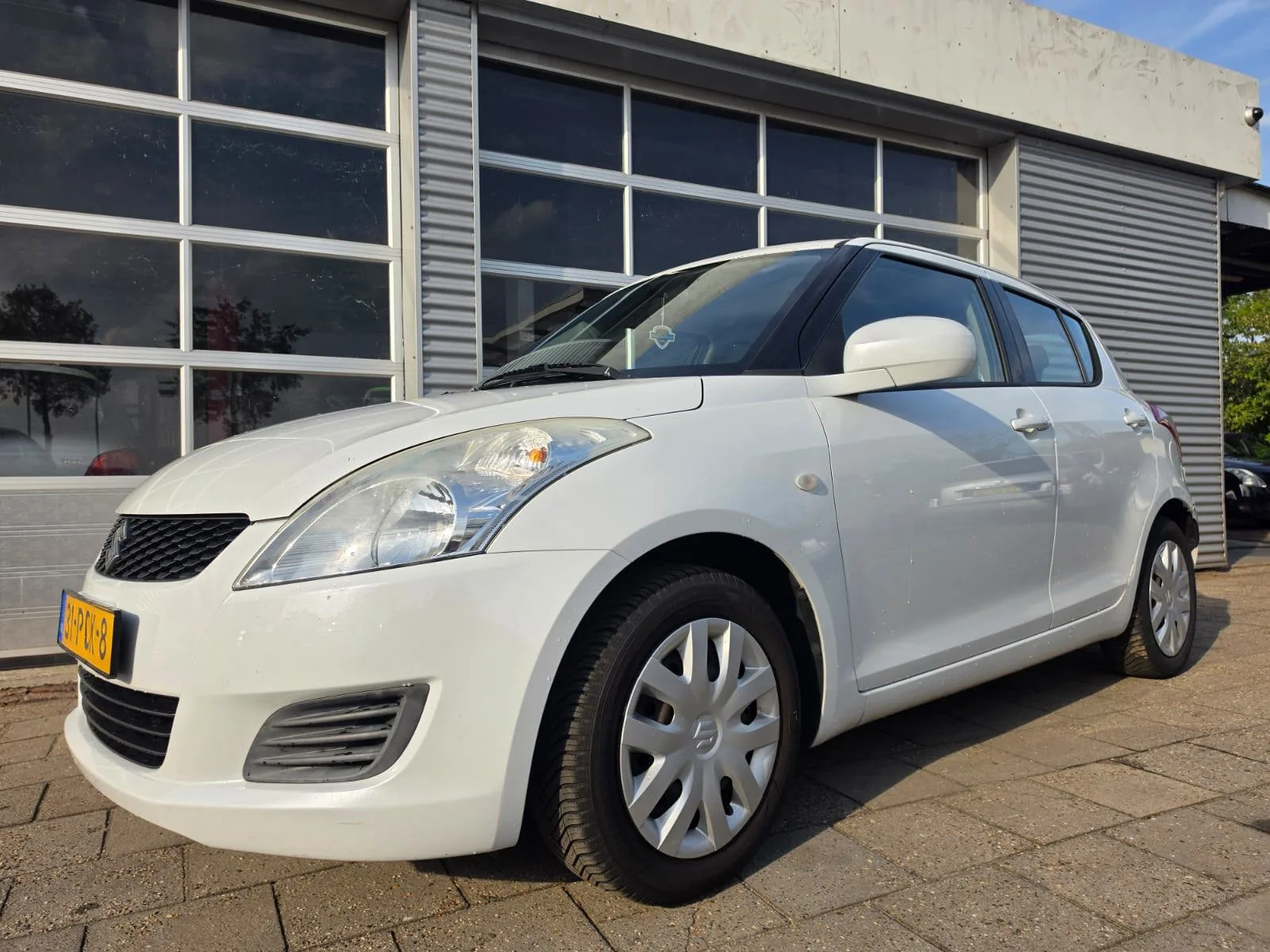 Suzuki Swift (2011) — foto 1