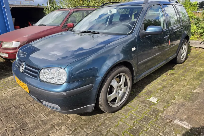 Volkswagen Golf (2001)