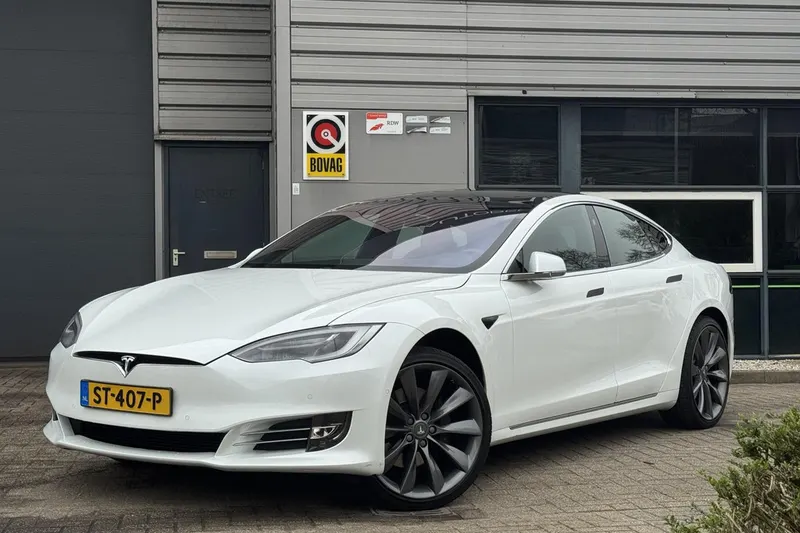 Tesla Model S (2018)