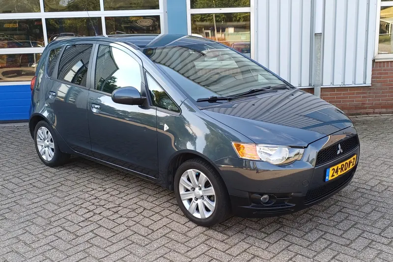 Mitsubishi Colt (2011)
