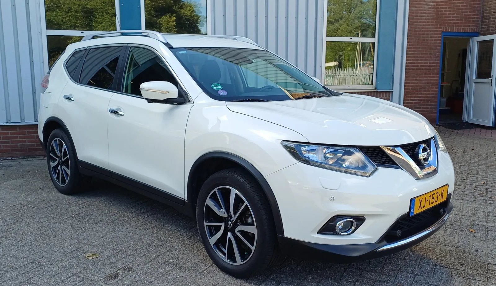 Nissan X-Trail (2016) — foto 1