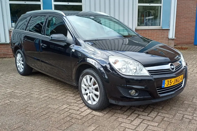 Opel Astra (2009)