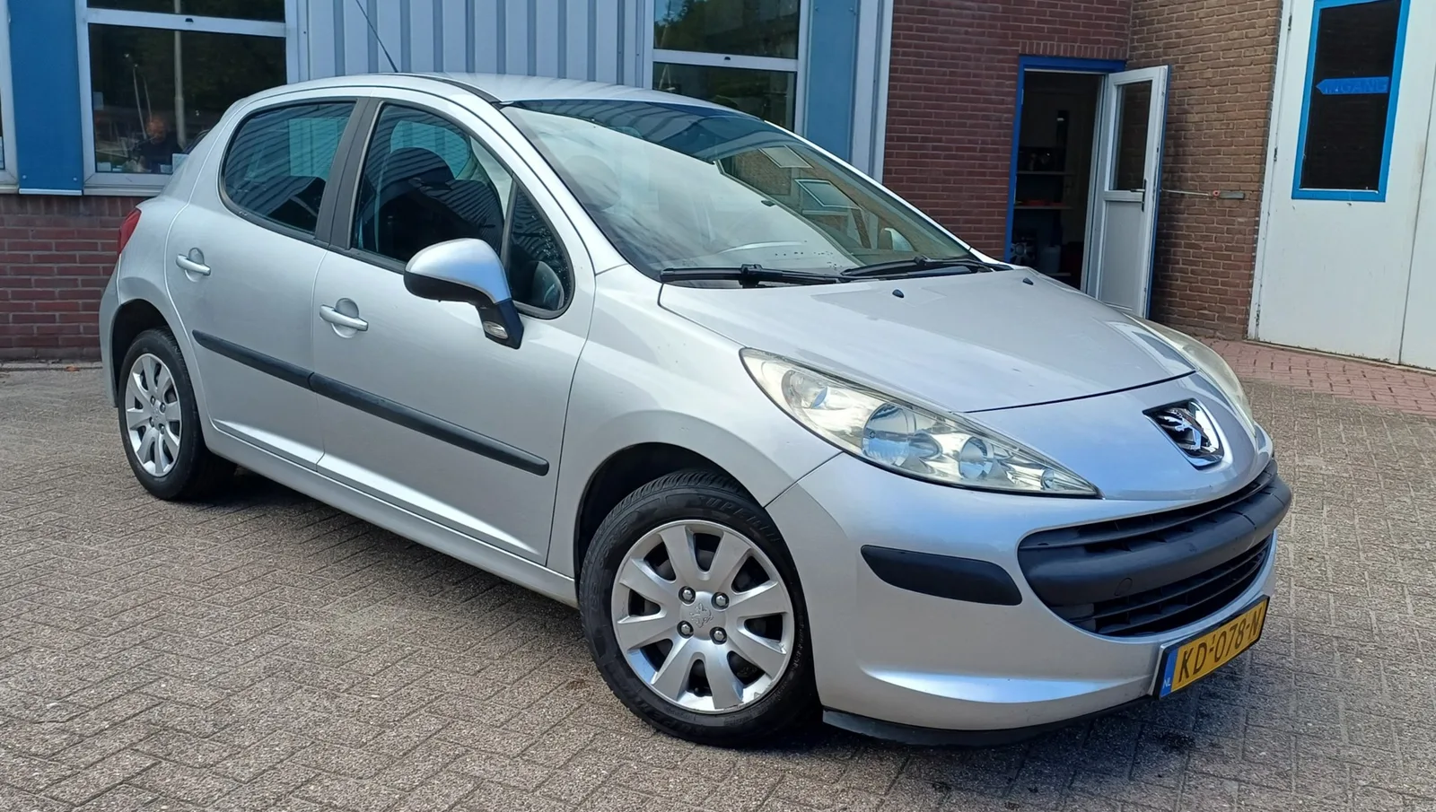 Peugeot 207 (2008) — foto 1