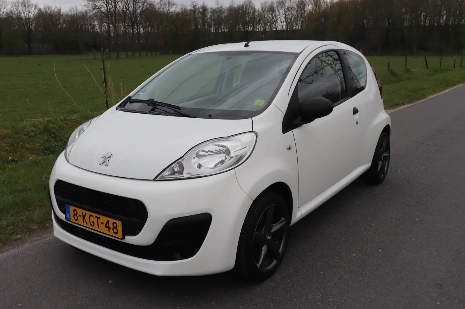 Peugeot 107 (2013) — foto 1