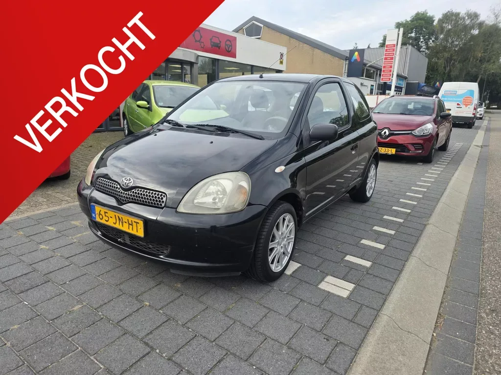 Toyota Yaris (2002) — foto 1