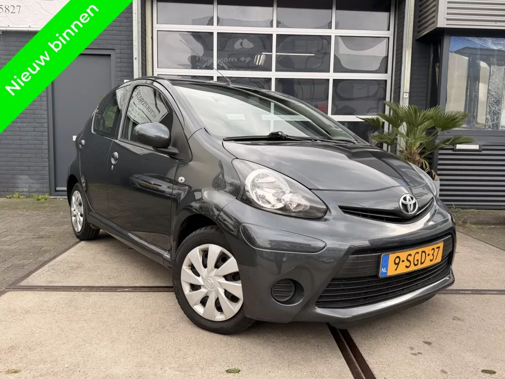 Toyota Aygo (2013) — foto 1