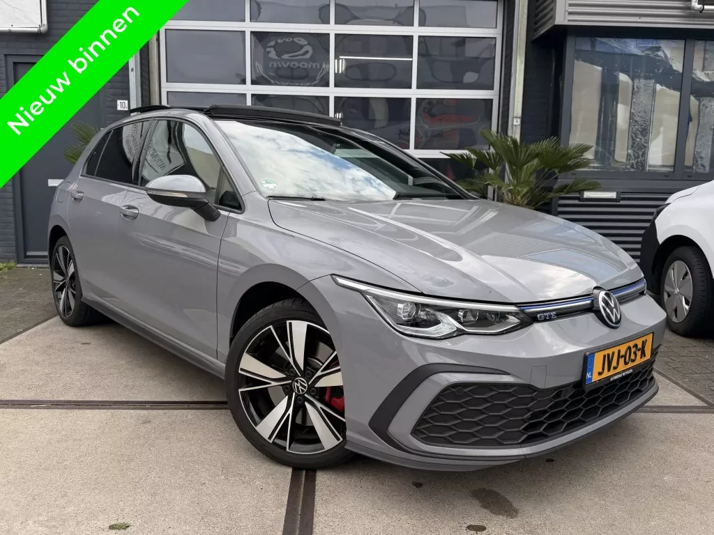 Volkswagen Golf (2020) — foto 1