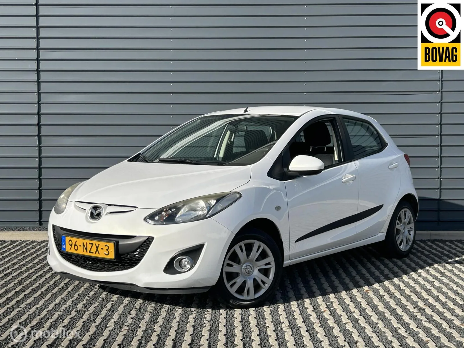 Mazda 2 (2011) — foto 1