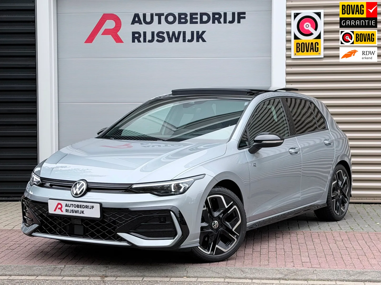 Volkswagen Golf (2024) — foto 1