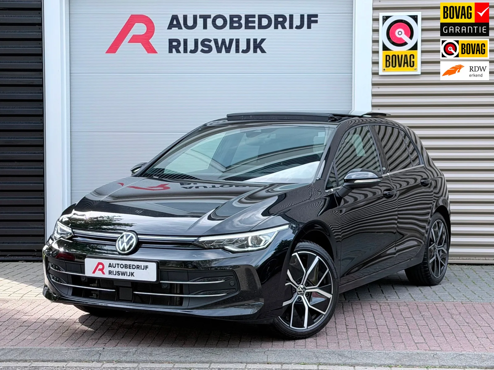 Volkswagen Golf (2024) — foto 1