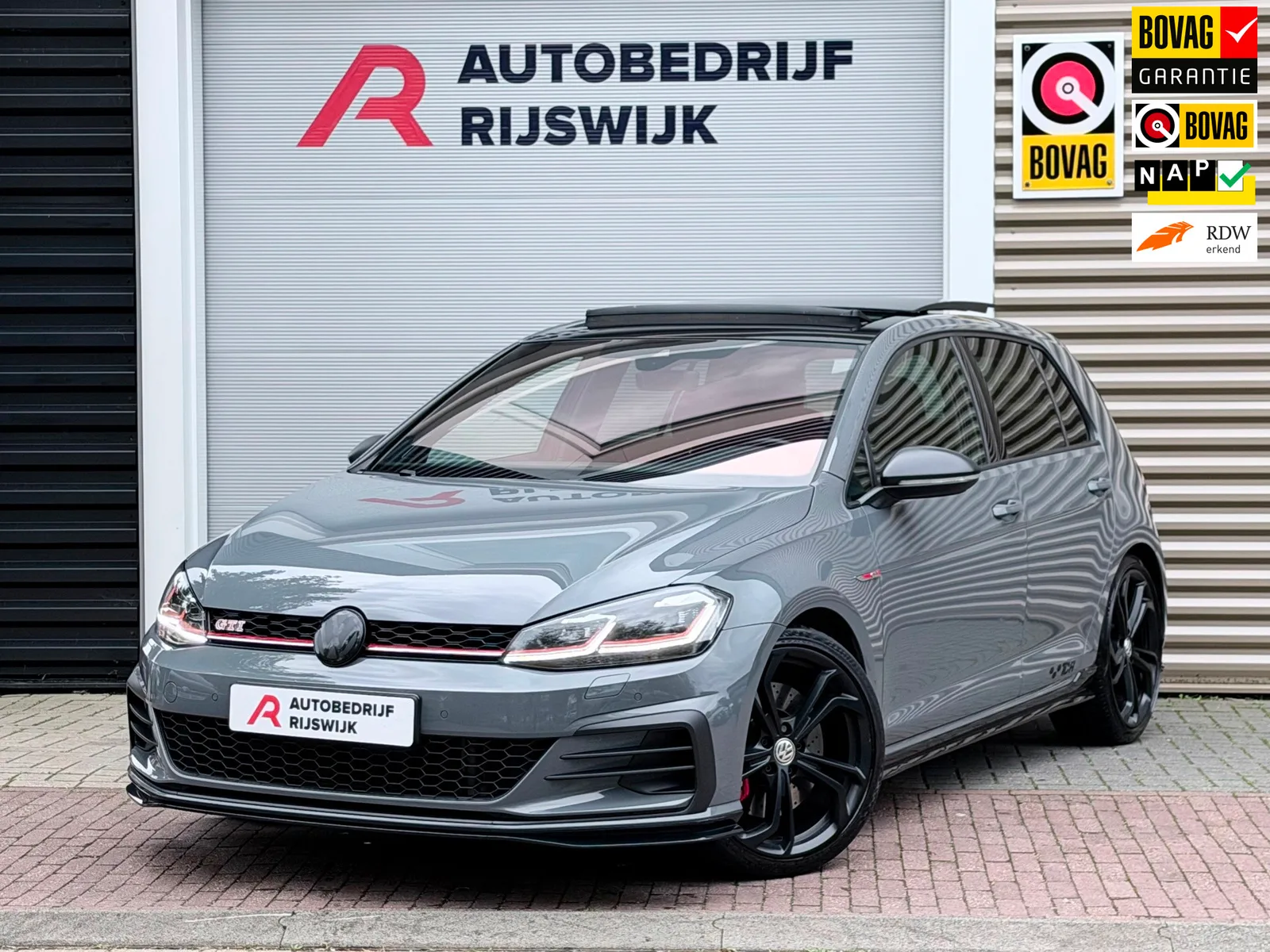 Volkswagen Golf (2019) — foto 1