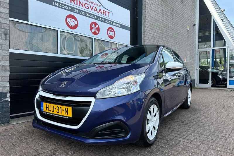 Peugeot 208 (2015)