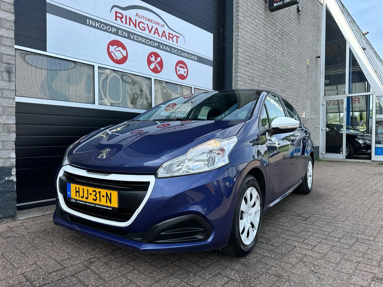Peugeot 208 (2015) — foto 1