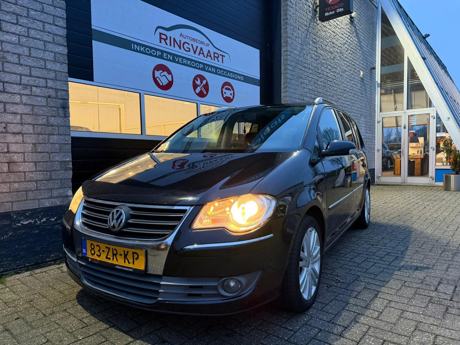 Volkswagen Touran (2008) — foto 1
