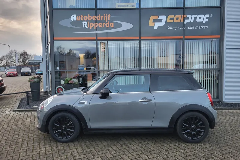 MINI One (2016)