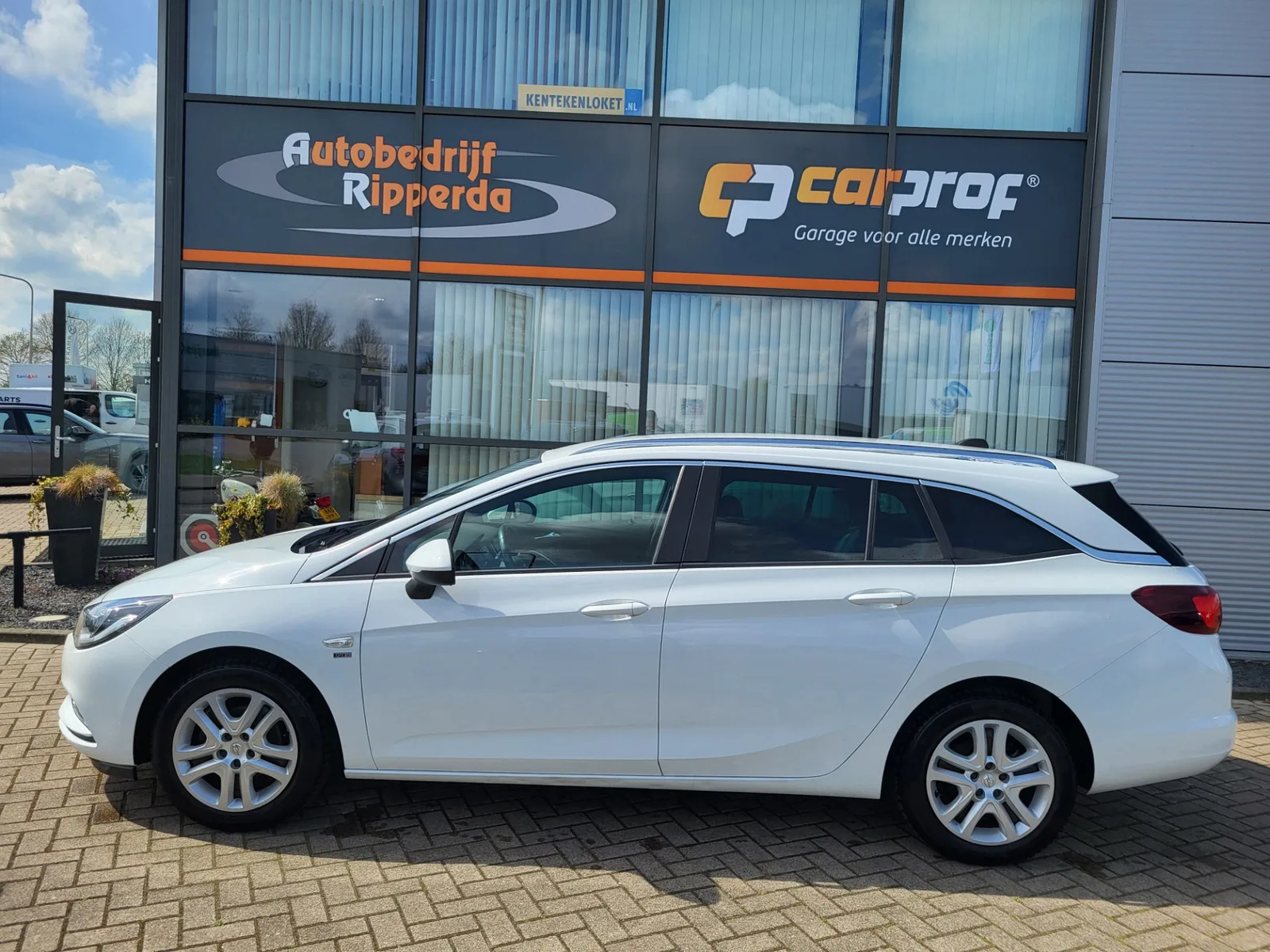 Opel Astra (2019) — foto 1