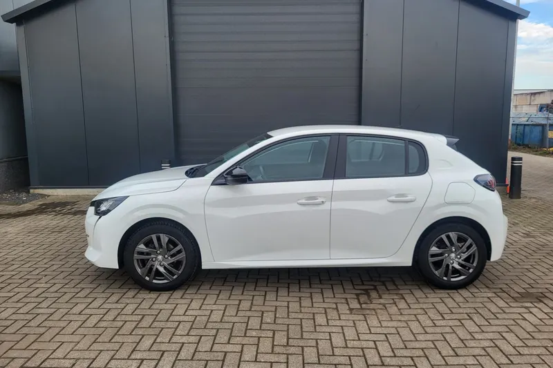 Peugeot 208 (2022)