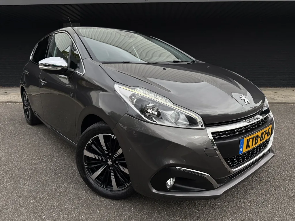 Peugeot 208 (2018) — foto 1